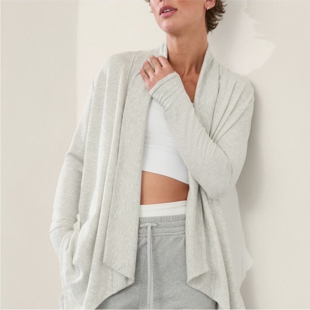 Athleta Womens small Pranayama Restore Wrap Gray Cardigan Loungewear Soft
Comfy